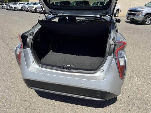 Used 2017 Toyota Prius Two w/ Prius Two Safety Plus Package FWD image 18