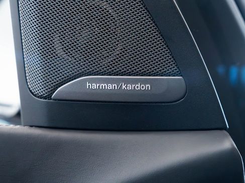 Used 2022 BMW X7 M50i image 17