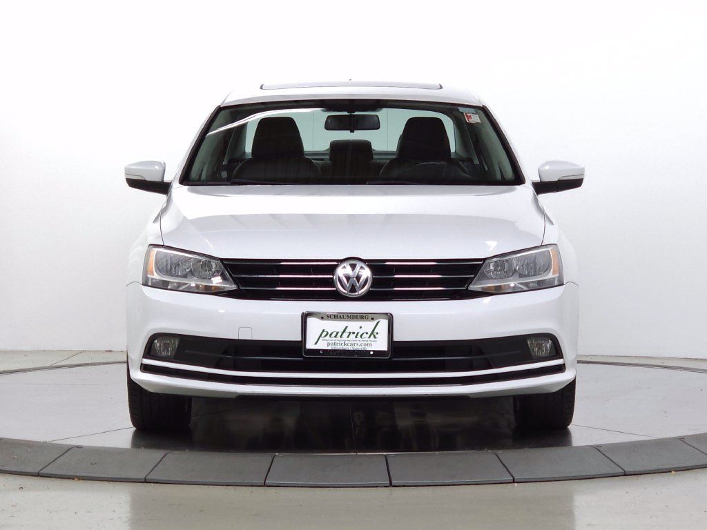 Used 2015 Volkswagen Jetta SE FWD image 2