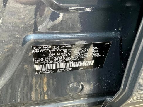 Used 2013 Toyota RAV4 XLE image 17