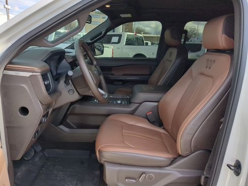 Used 2024 Ford Expedition Max King Ranch image 18