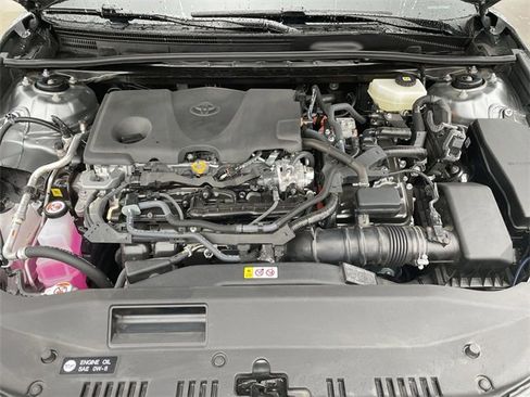 Used 2025 Toyota Camry SE image 29