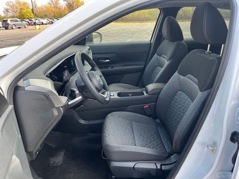 New 2026 Nissan Kicks SV w/ SV Premium Package image 13