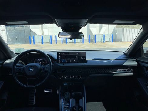 Used 2025 Honda Accord Sport image 5