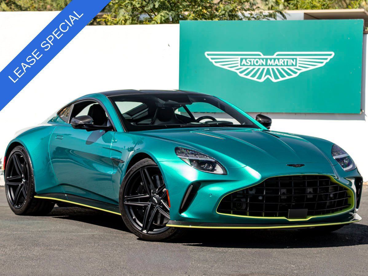 Used 2025 Aston Martin V8 Vantage Coupe RWD image 1