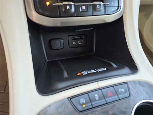 Certified 2022 GMC Acadia Denali w/ Denali Ultimate Package image 24