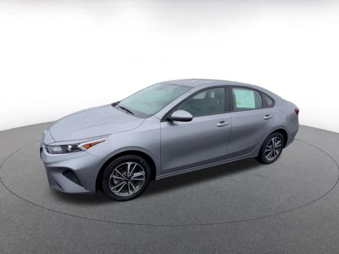 Used 2024 Kia Forte LXS image 8