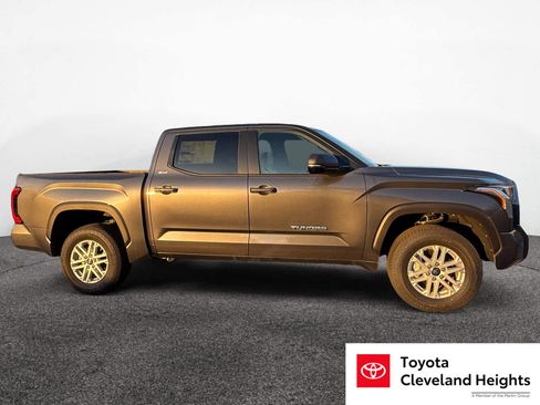 New 2026 Toyota Tundra SR5 w/ SR5 Premium Package AWD/4WD image 4
