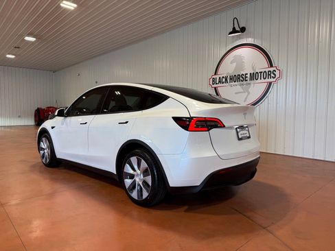 Used 2020 Tesla Model Y Long Range image 10