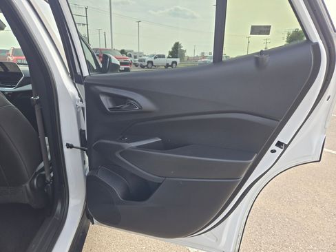 Used 2025 Chevrolet Trax LT w/ Driver Confidence Package FWD image 17