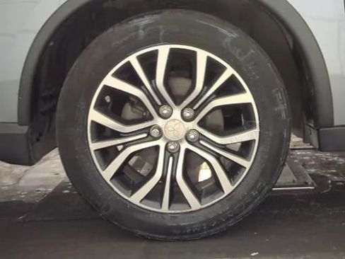 Used 2016 Mitsubishi Outlander GT image 4