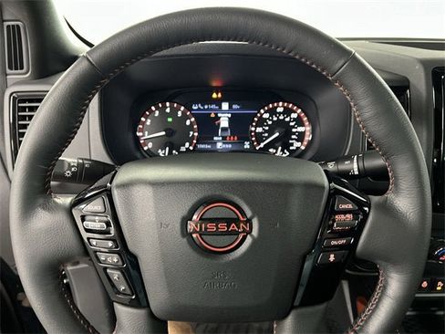 Used 2024 Nissan Frontier PRO-4X w/ Pro Premium Package image 11