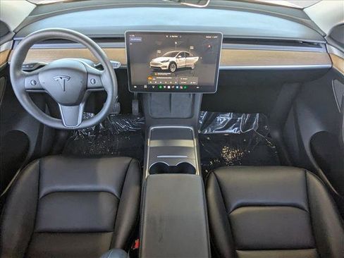 Used 2024 Tesla Model Y Long Range RWD image 19