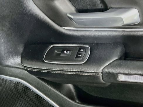 Used 2020 RAM 1500 Laramie AWD/4WD image 32
