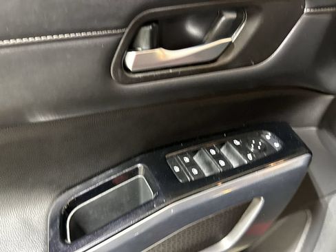 Used 2023 Nissan Pathfinder SL AWD/4WD image 21