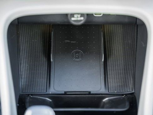 New 2026 Volvo XC40 B5 Ultra w/ Protection Package Premier image 26