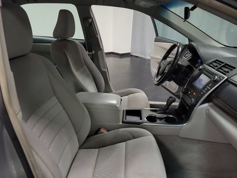 Used 2016 Toyota Camry LE FWD image 29