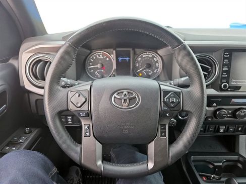 Used 2021 Toyota Tacoma TRD Sport w/ Technology Package image 14