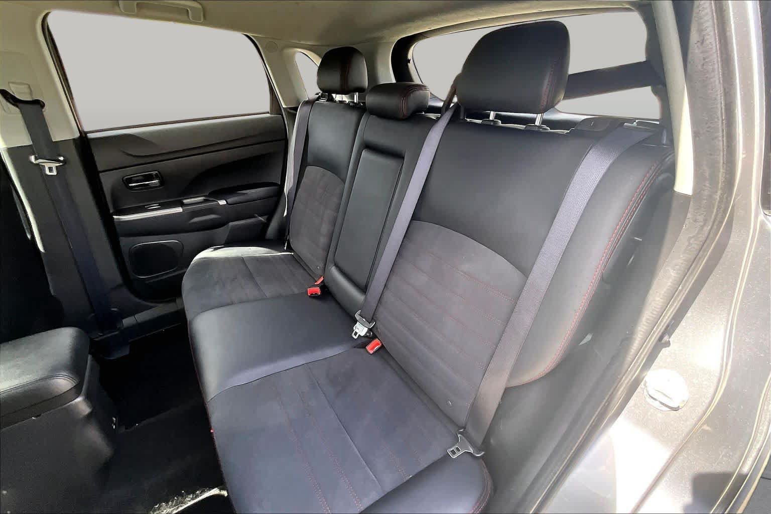 Used 2024 Mitsubishi Outlander Sport SE AWD/4WD image 18