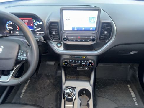 Used 2024 Ford Bronco Sport Badlands image 14