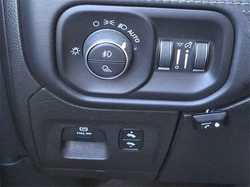 Used 2020 RAM 1500 Limited image 31