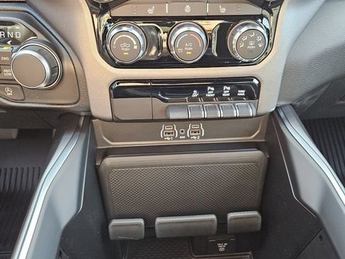 New 2026 RAM 1500 Big Horn AWD/4WD image 19