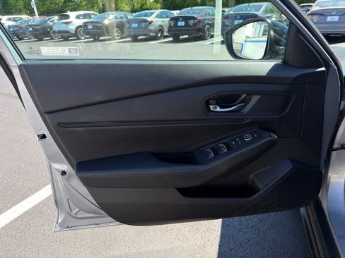 Used 2023 Honda Accord Sport image 19