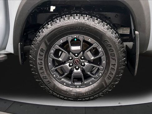 Used 2022 Nissan Frontier PRO-4X w/ Pro-4X Premium Package image 37