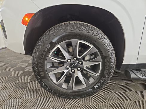Certified 2024 Chevrolet Tahoe Z71 w/ Luxury Package AWD/4WD image 35