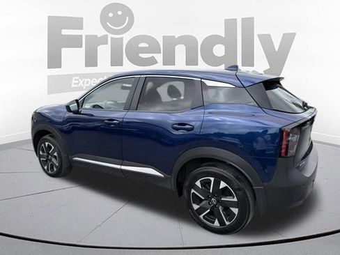 Used 2025 Nissan Kicks SV AWD/4WD image 4