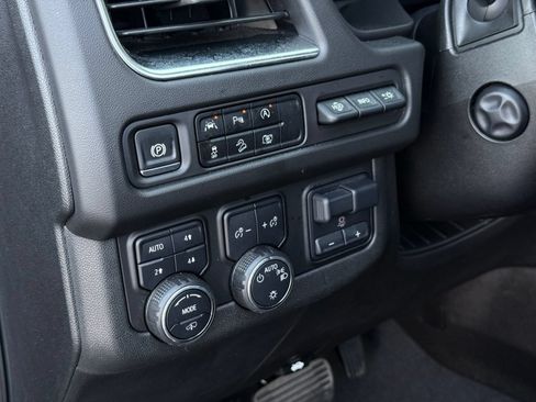 Used 2024 Chevrolet Suburban High Country AWD/4WD image 39