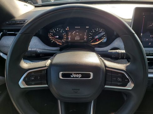 Used 2024 Jeep Compass Latitude AWD/4WD image 30