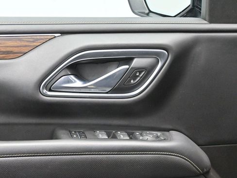 Used 2021 Chevrolet Tahoe Premier w/ Premium Package image 14