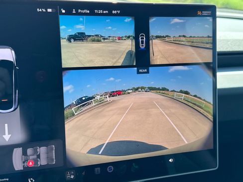 Used 2026 Tesla Model Y AWD image 16