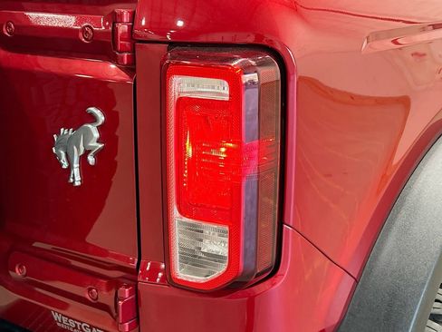 Used 2021 Ford Bronco Black Diamond image 38