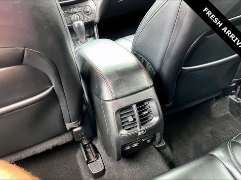 Used 2021 Jeep Cherokee Trailhawk AWD/4WD image 11