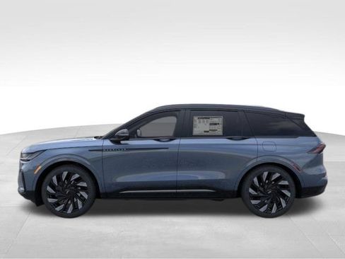 New 2026 Lincoln Nautilus Reserve w/ Jet Appearance Package AWD/4WD image 4