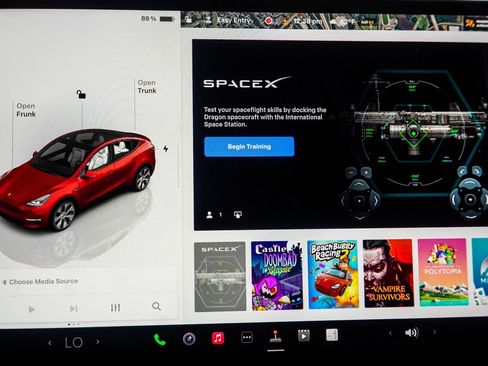 Used 2023 Tesla Model Y Long Range image 23