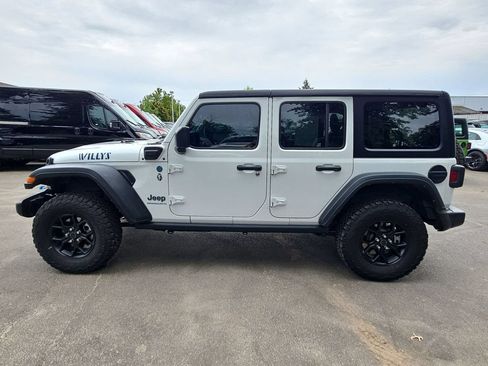 Used 2024 Jeep Wrangler Unlimited AWD/4WD image 4