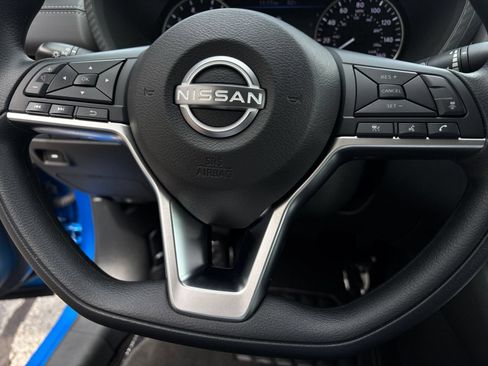 Used 2025 Nissan Sentra SV FWD image 27