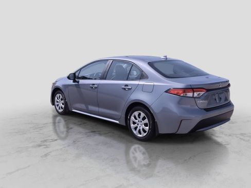 Used 2021 Toyota Corolla LE w/ Carpet Mat Package (TMS) FWD image 6