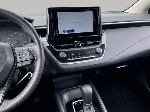 Used 2025 Toyota Corolla LE FWD image 7