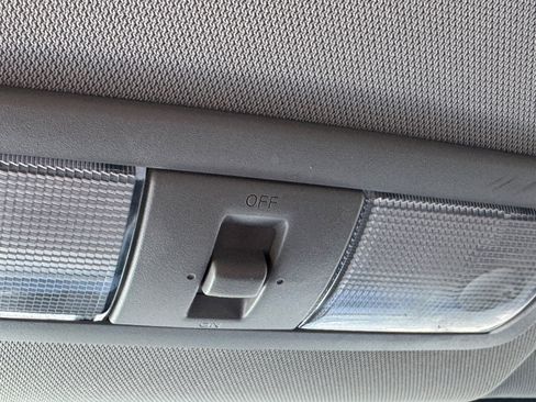 Used 2022 Nissan Frontier S w/ Graphics Package image 19