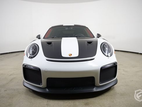 Used 2018 Porsche 911 GT2 RS RWD image 3