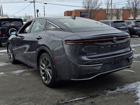 Used 2024 Toyota Crown Limited w/ Advanced Technology Package image 7