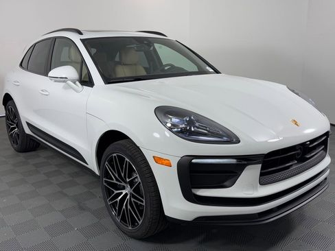 New 2026 Porsche Macan AWD/4WD image 9