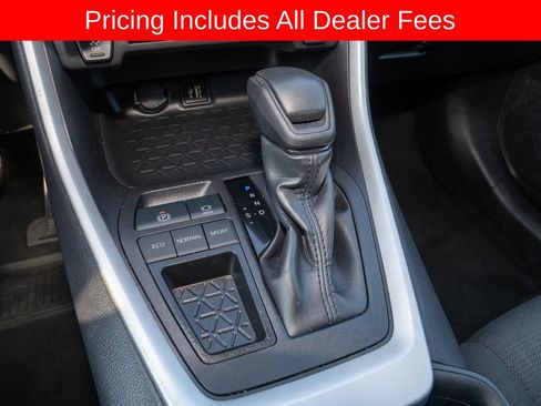 Used 2025 Toyota RAV4 XLE FWD image 15