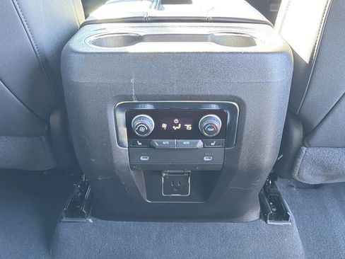 Used 2024 Chevrolet Tahoe Z71 w/ Luxury Package image 25