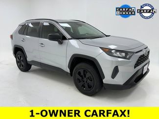 Used 2020 Toyota RAV4 LE FWD video 1