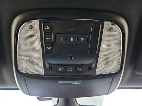 Used 2024 Dodge Durango GT RWD image 28